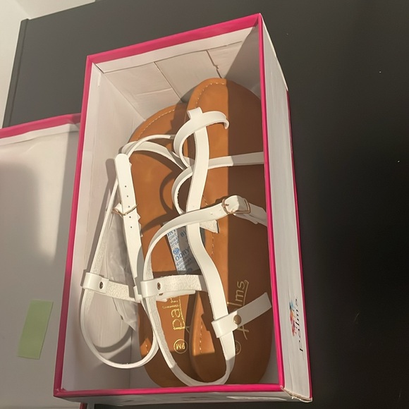 Women's Sandals - Picture 4 of 5